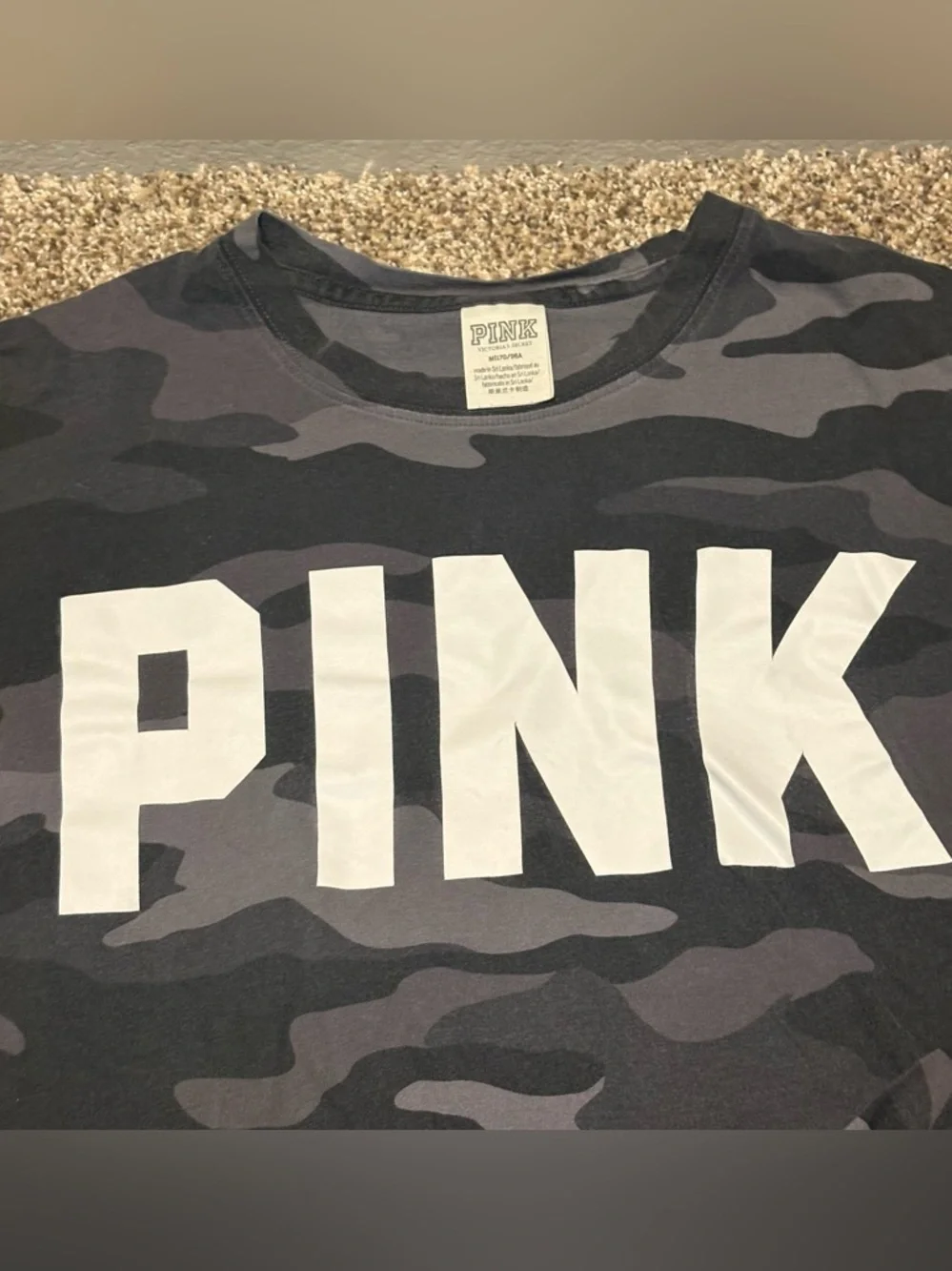 PINK Victoria's Secret Gray and Black Camo Long Sleeve Women’s Medium - Picture 4 of 8